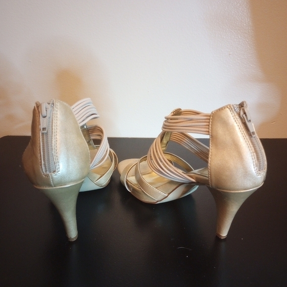 Style & Co gold heels size 6.5m - Picture 4 of 6
